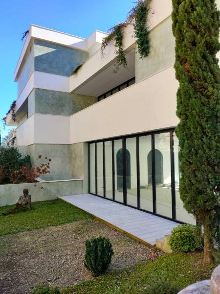Porte pliante accordéon en aluminium à Uzès dans le 30
