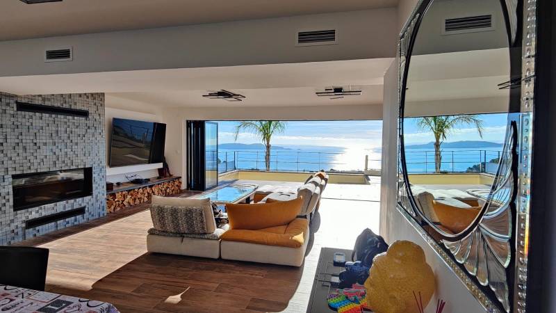 Rénovation d'une baie coulissante accordéon alu 6 vantaux près de Hyères (83)