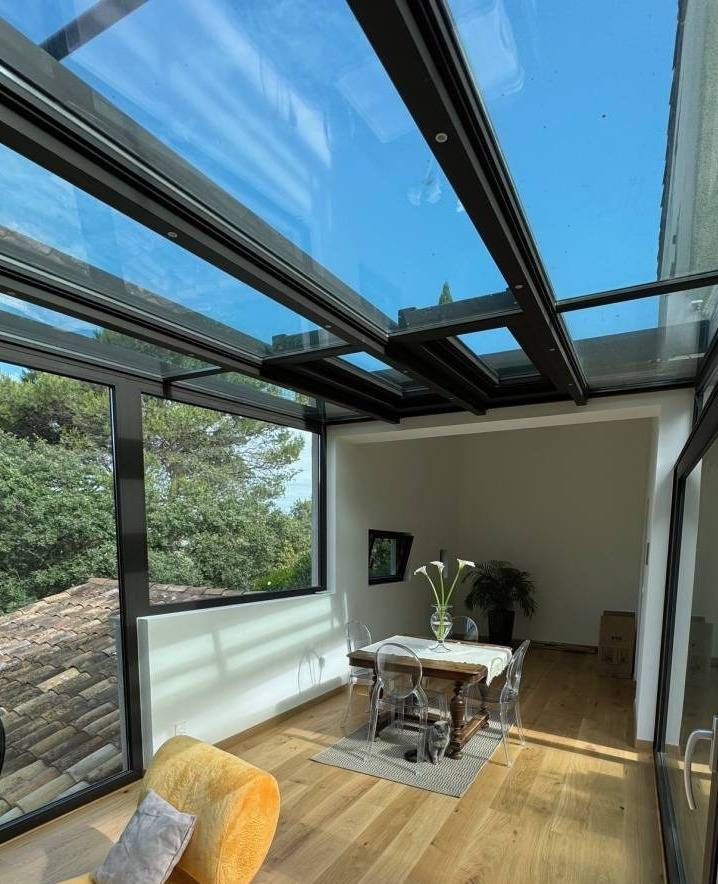 Extension d'habitation avec véranda en aluminium haut de gamme à Lamanon proche d'Eyguières (13)