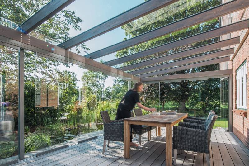 Solutions pour fermeture de terrasse en verre proche d'Avignon lubéron (84)